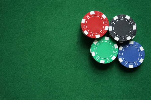 Live roulette table with dealer and real-time feed